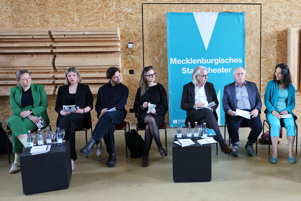Das steht im Mecklenburgischen Staatstheater ab September auf dem Spiel