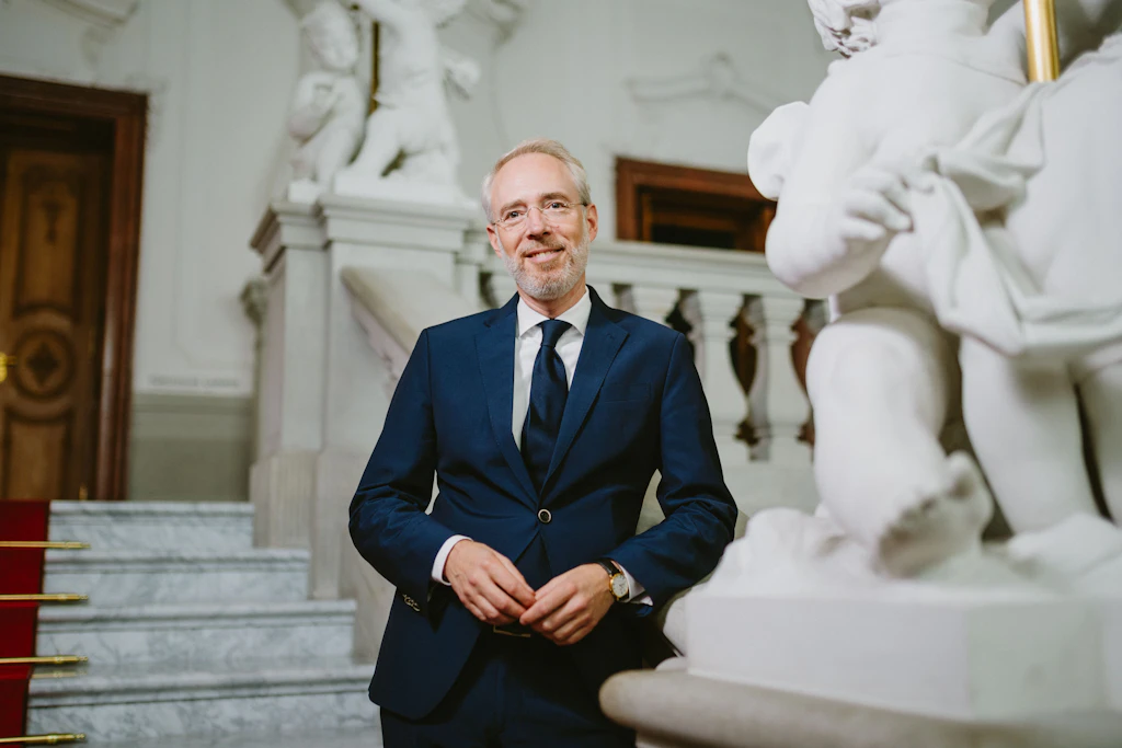 Der Generaldirektor der Staatlichen Kunstsammlungen Dresden Bernd Ebert im Residenzschloss.