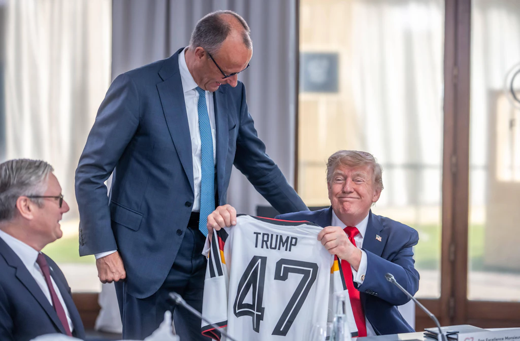 Europäer umgarnen Trump beim G7-Gipfel: Hat er jetzt Zeit für die Ukraine?