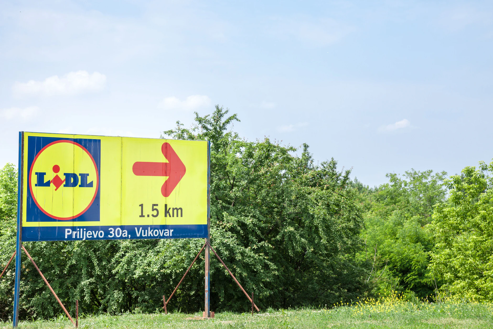 Um einzukaufen, fahren Louise und Raymond nach Kroatien zu Lidl.