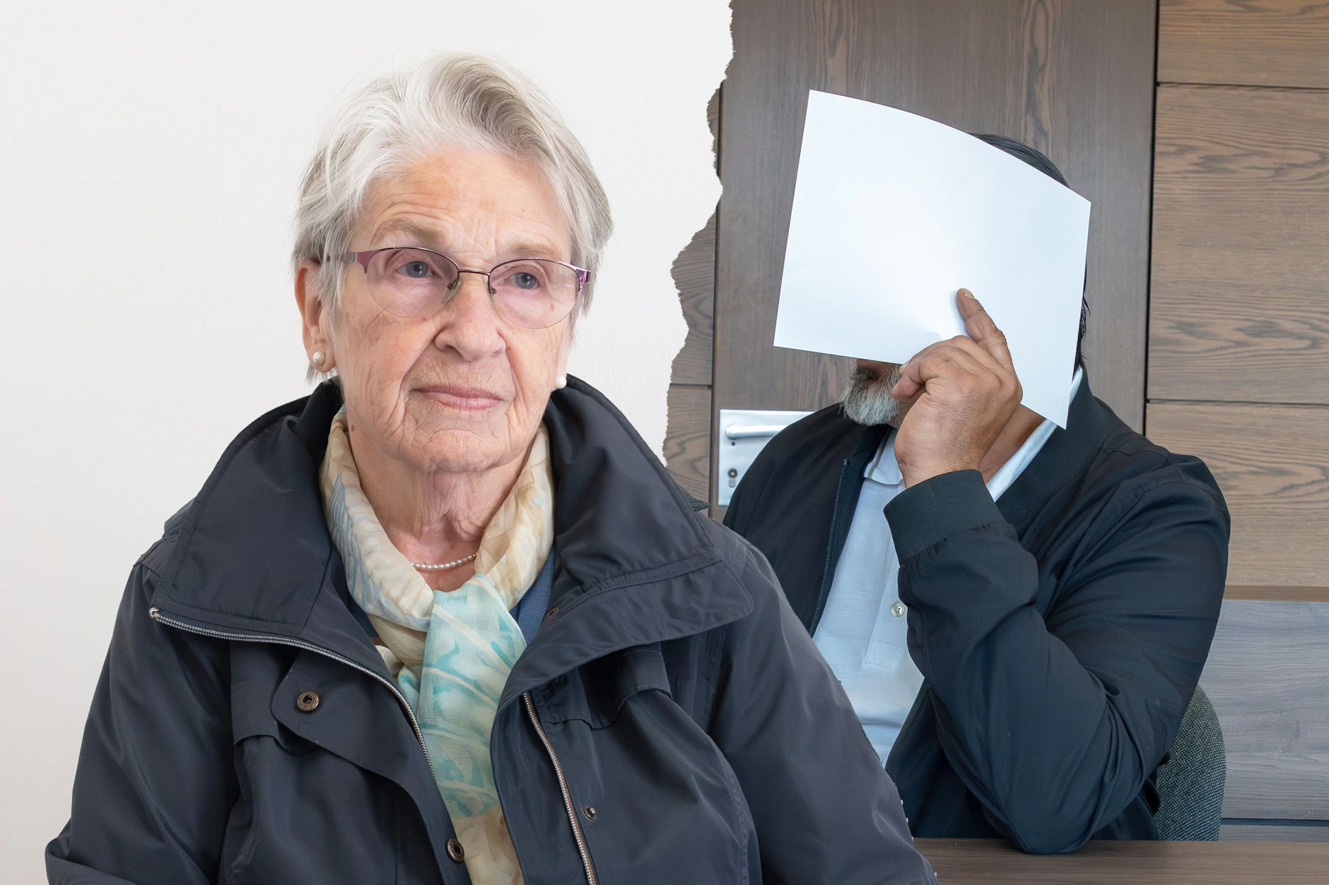 Opfer Magarete B. (89) wurde in ihrer Wohnung in Berlin von falschen Wasserwerkern beklaut. Sie sah den Dieb, der ihr in der Wohnung an die Schubladen ging, jetzt vor Gericht wieder.