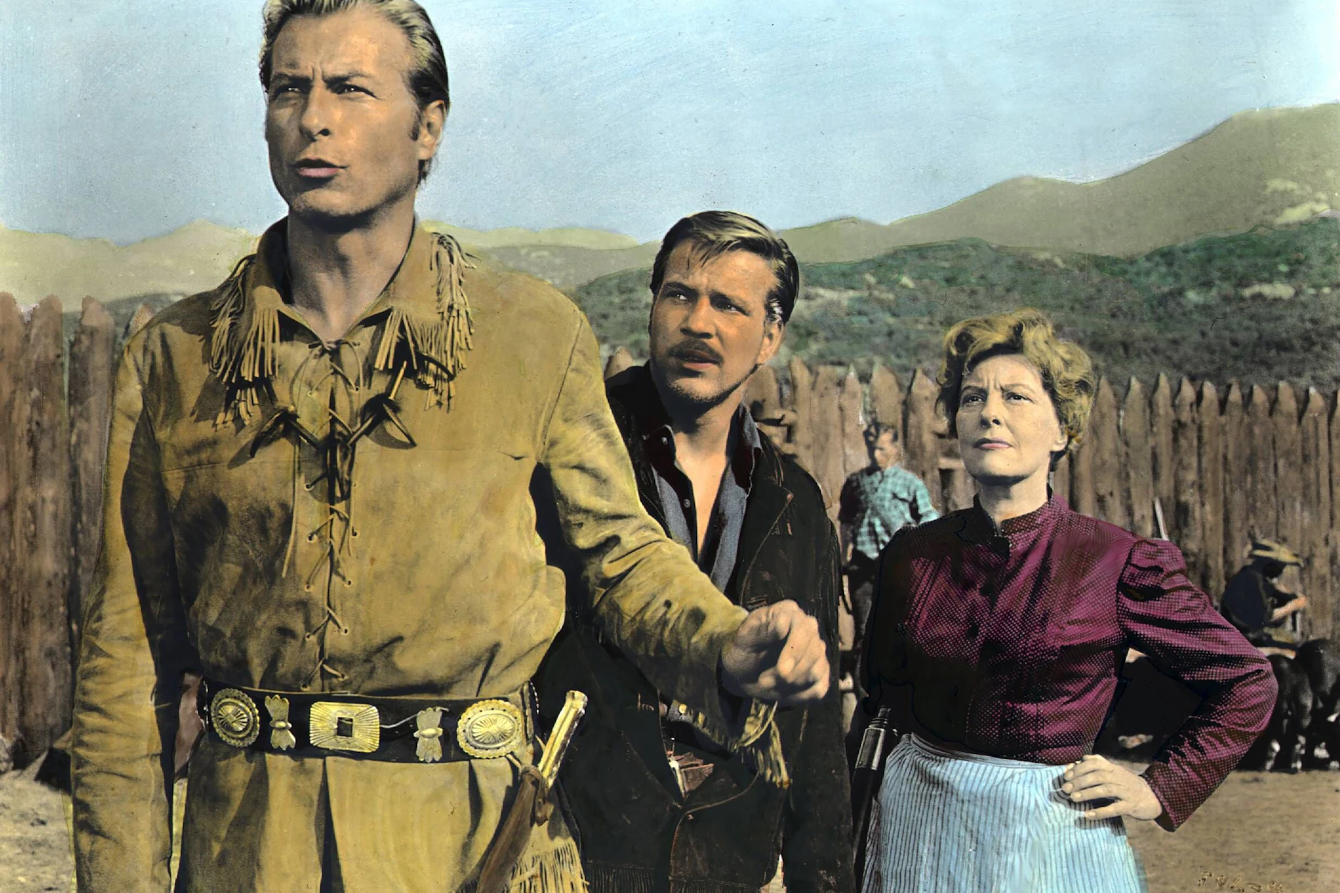 An der Seite von Old Shatterhand (Lex Barker, l.) kämpft Götz George im ersten Karl-May-Film „Der Schatz im Silbersee“. Später war er auch im Karl-May-Western „Unter Geiern“ zu sehen.