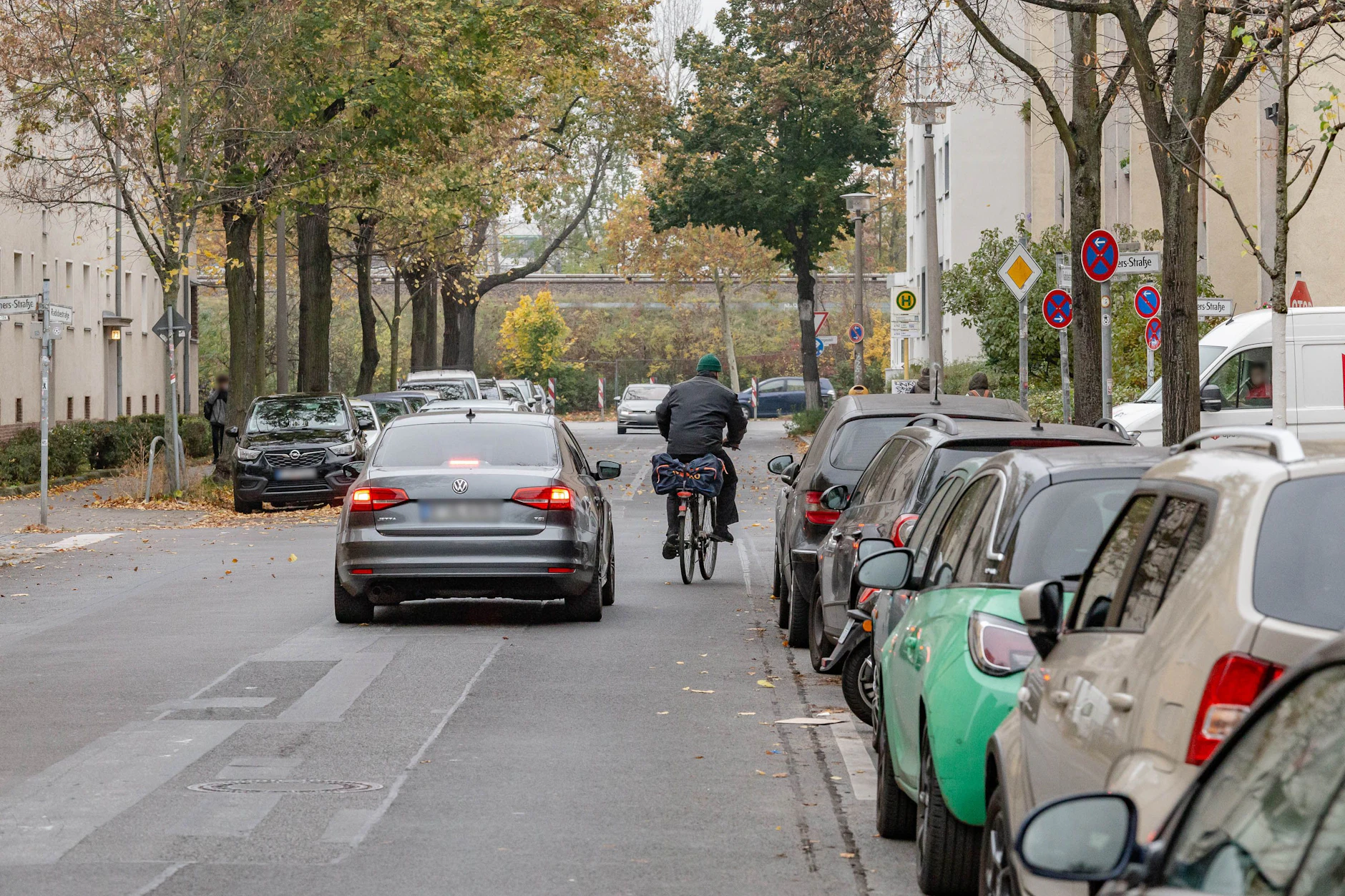 Die Radickestraße in Berlin-Adlershof wird zur Fahrradstraße umgebaut.