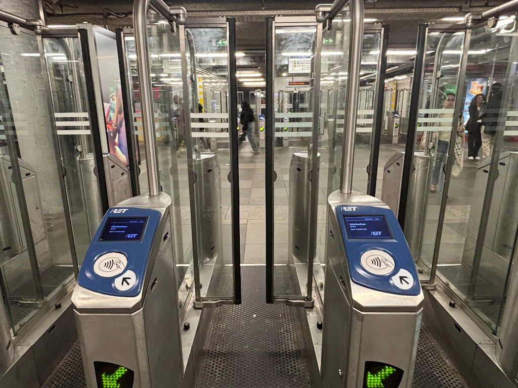 Vorbild für Berlin? Zugangskontrolle im U-Bahnhof Beurs in Rotterdam.