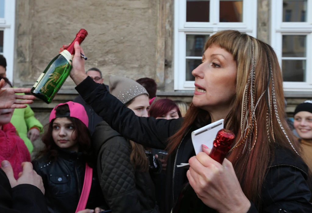 Hanka Rackwitz ist Kneipenwirtin in Sachsen-Anhalt: Welche Promis noch Restaurantbesitzer wurden