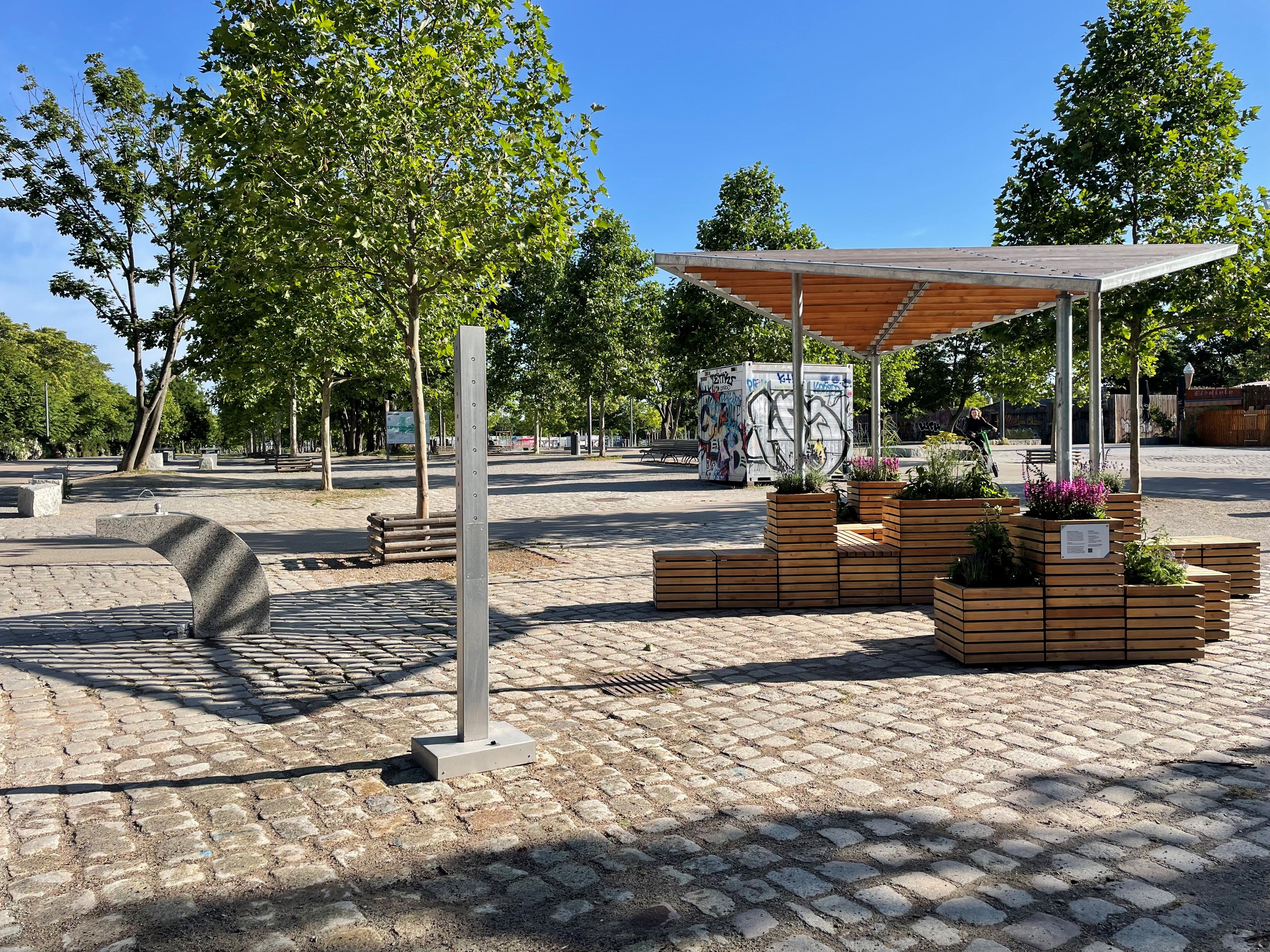 Das Wetter wird heiß – und Berlins Cooling Point im Mauerpark ist wieder zurück