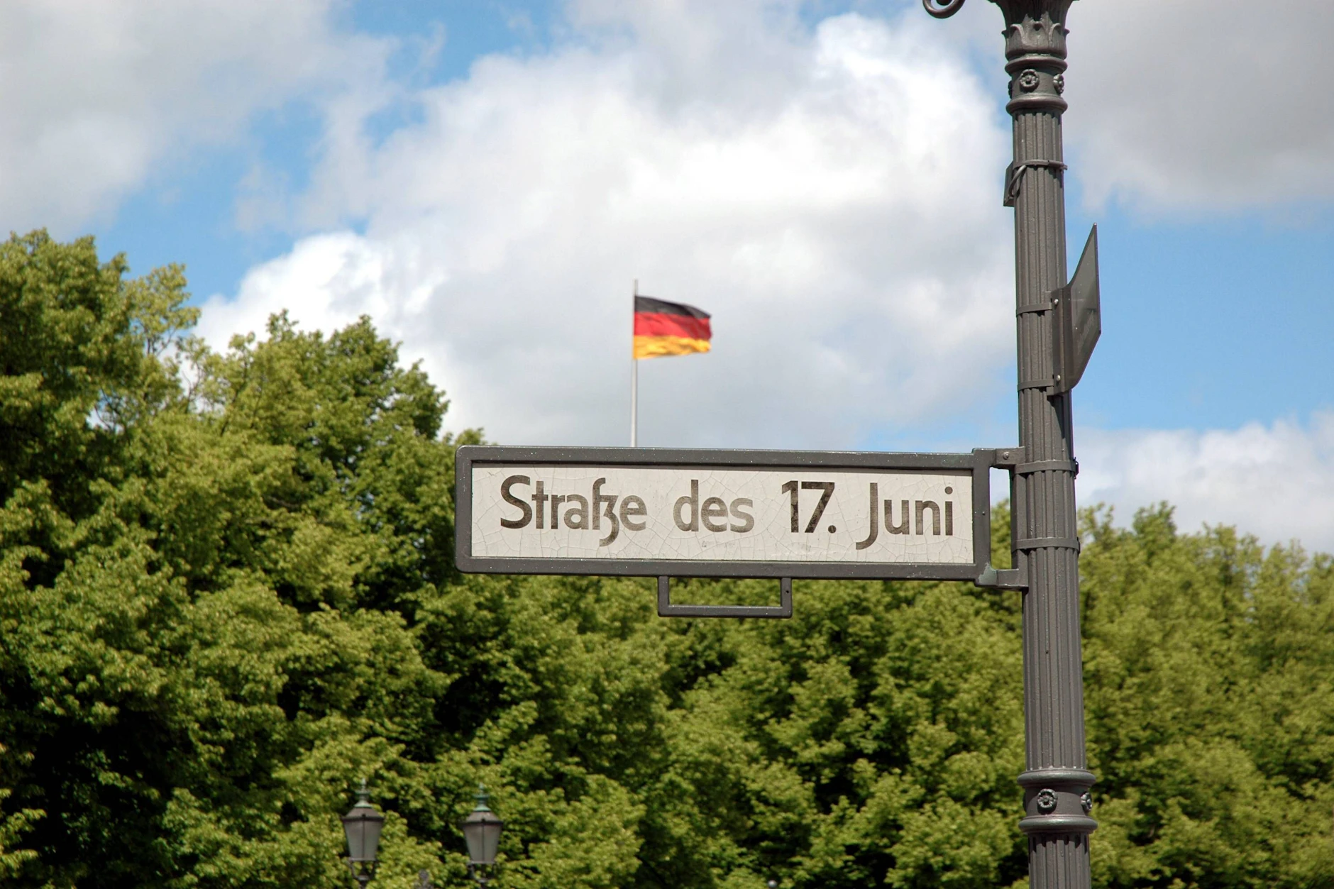 Die Straße des 17. Juni in Berlin wurde nach einem schicksalsreichen Tag benannt, der heute kaum noch Aufmerksamkeit bekommt.