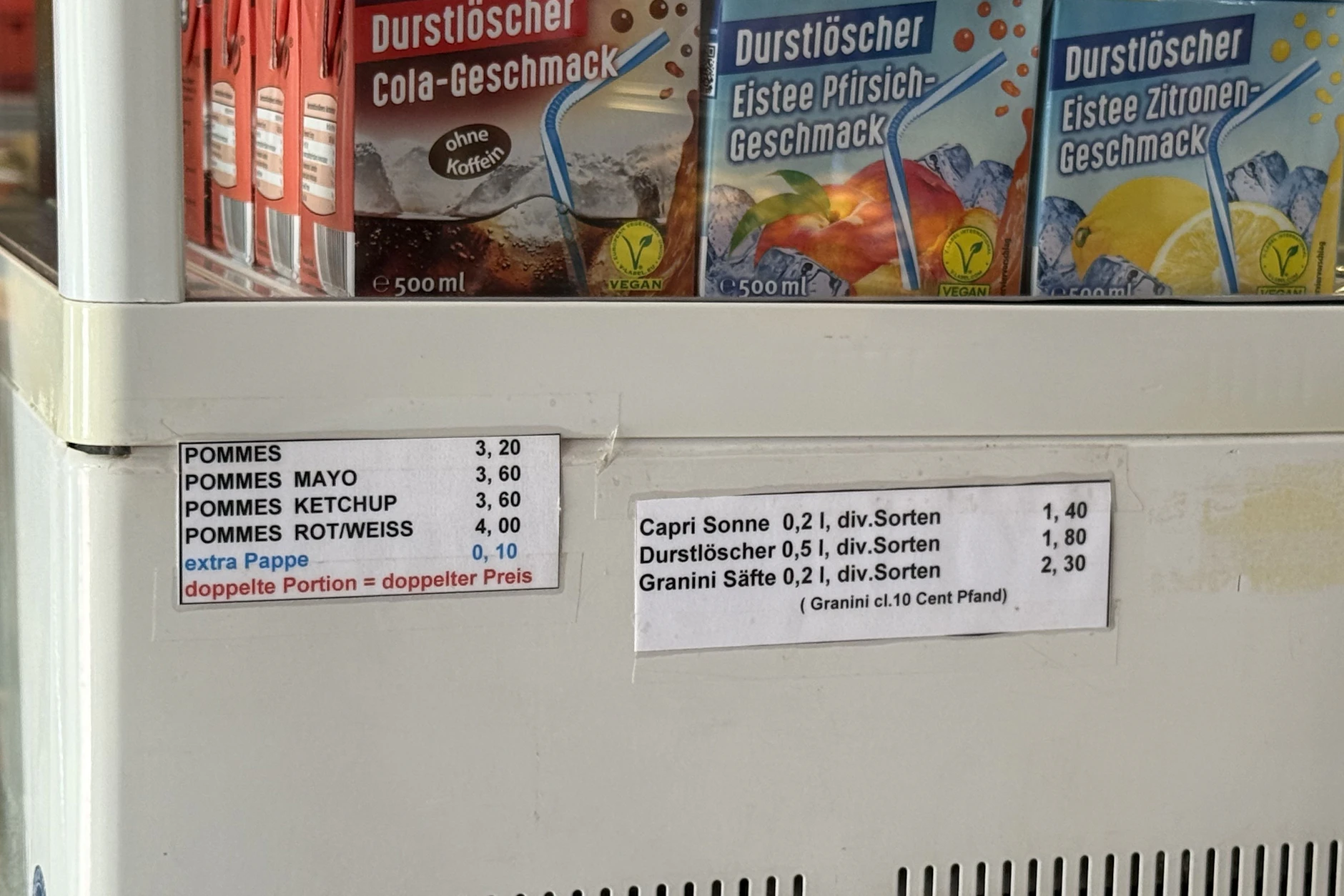 Im Sommerbad Kreuzberg halten sich die Preise im Vergleich noch in Grenzen.