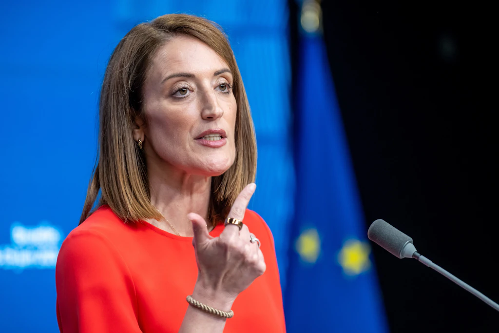 Parlamentspräsidentin Roberta Metsola steht wegen des Dringlichkeitsverfahrens zur Chatkontrolle in der Kritik.