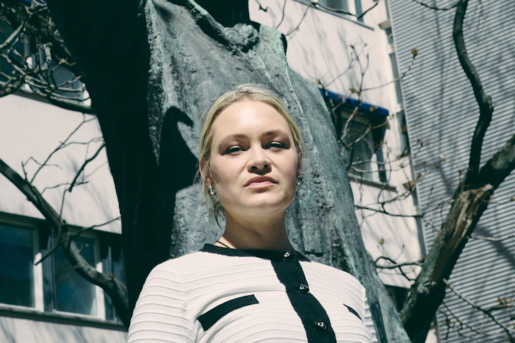 „Früher war ich linksradikal – heute kritisiere ich die Szene“: ein Interview mit der freien Journalistin Clara-Sophia Müller.