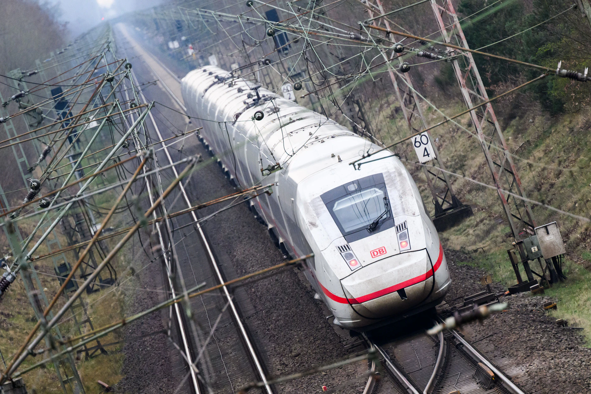 Wer eine ICE-Fahrt gebucht hat, darf gratis stornieren.