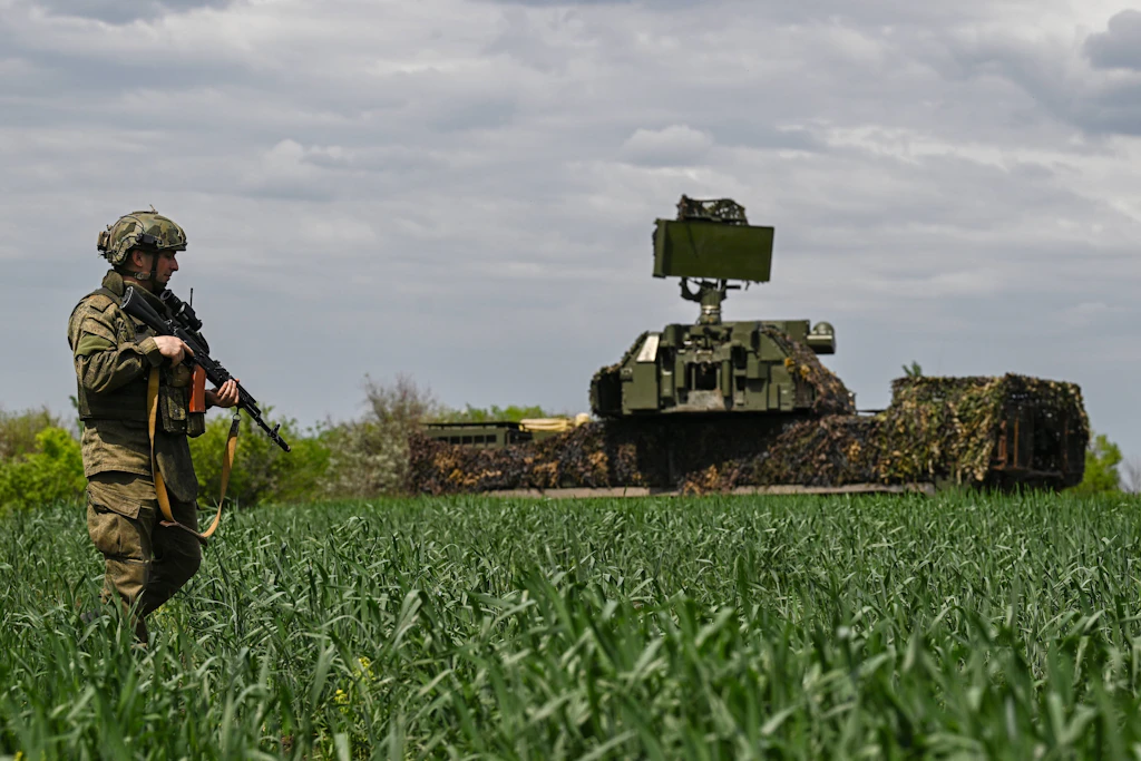 Russland stehe nicht vor einer Niederlage, aber die Angriffe schmerzten den Kreml zunehmend, meint Militärfachmann Reisner.