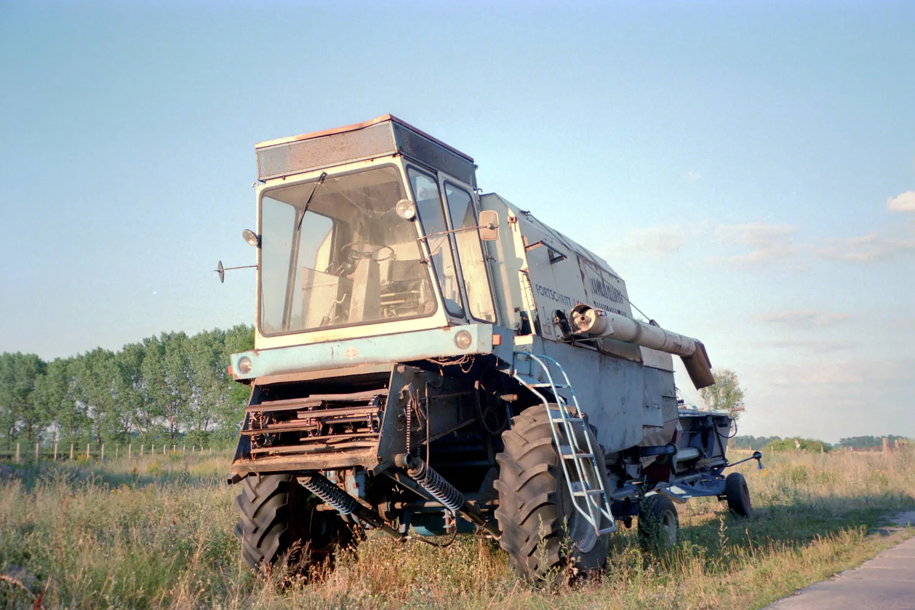 Im Sommer 1976 hatten die Mähdrescher auf den Feldern der DDR weniger Ernte einzufahren.