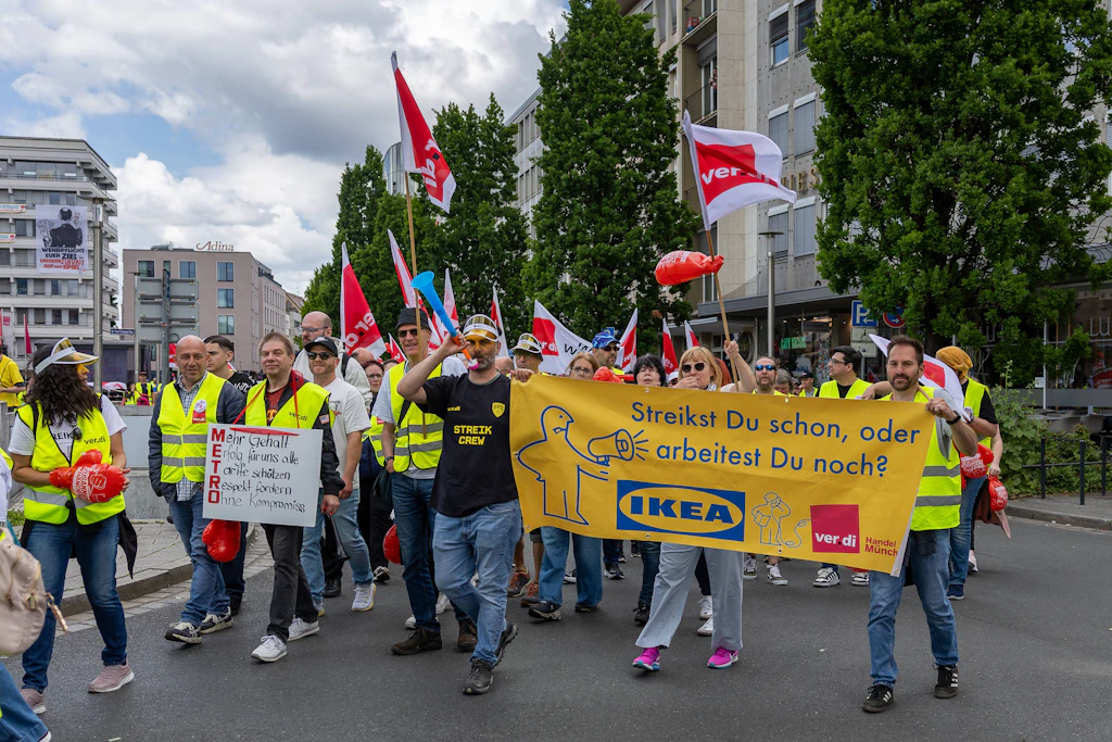 Bereits im Mai streikten Ikea-Mitarbeiter in Bayern, am Freitag soll der Warnstreik noch größer ausfallen.