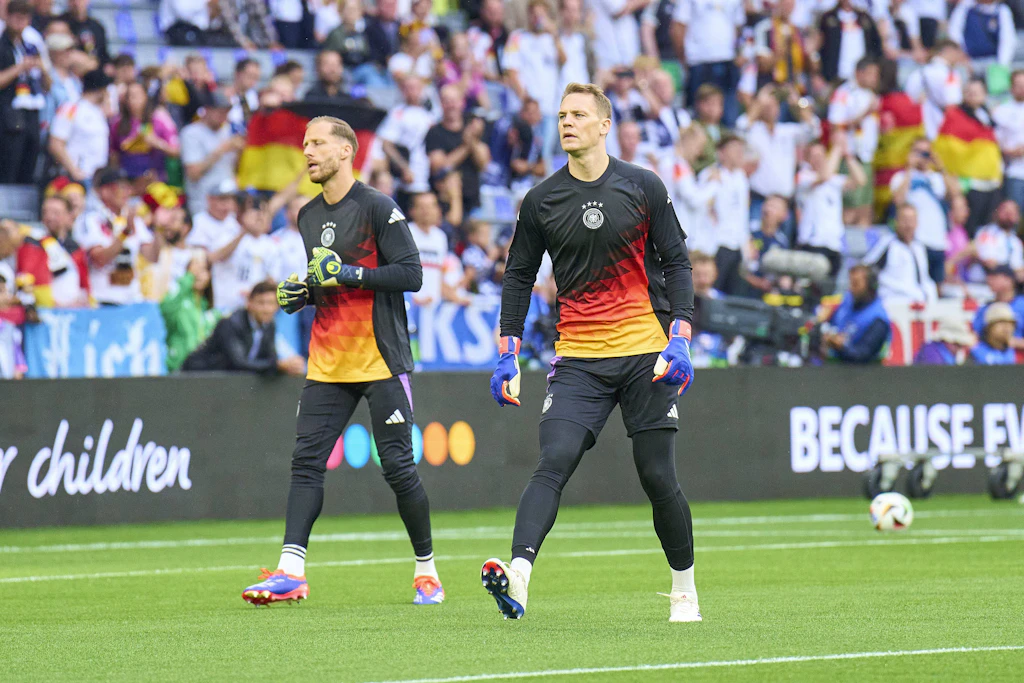 Torhüter-Duell: Manuel Neuer (r.) und Oliver Baumann hatten ein klärendes Gespräch.