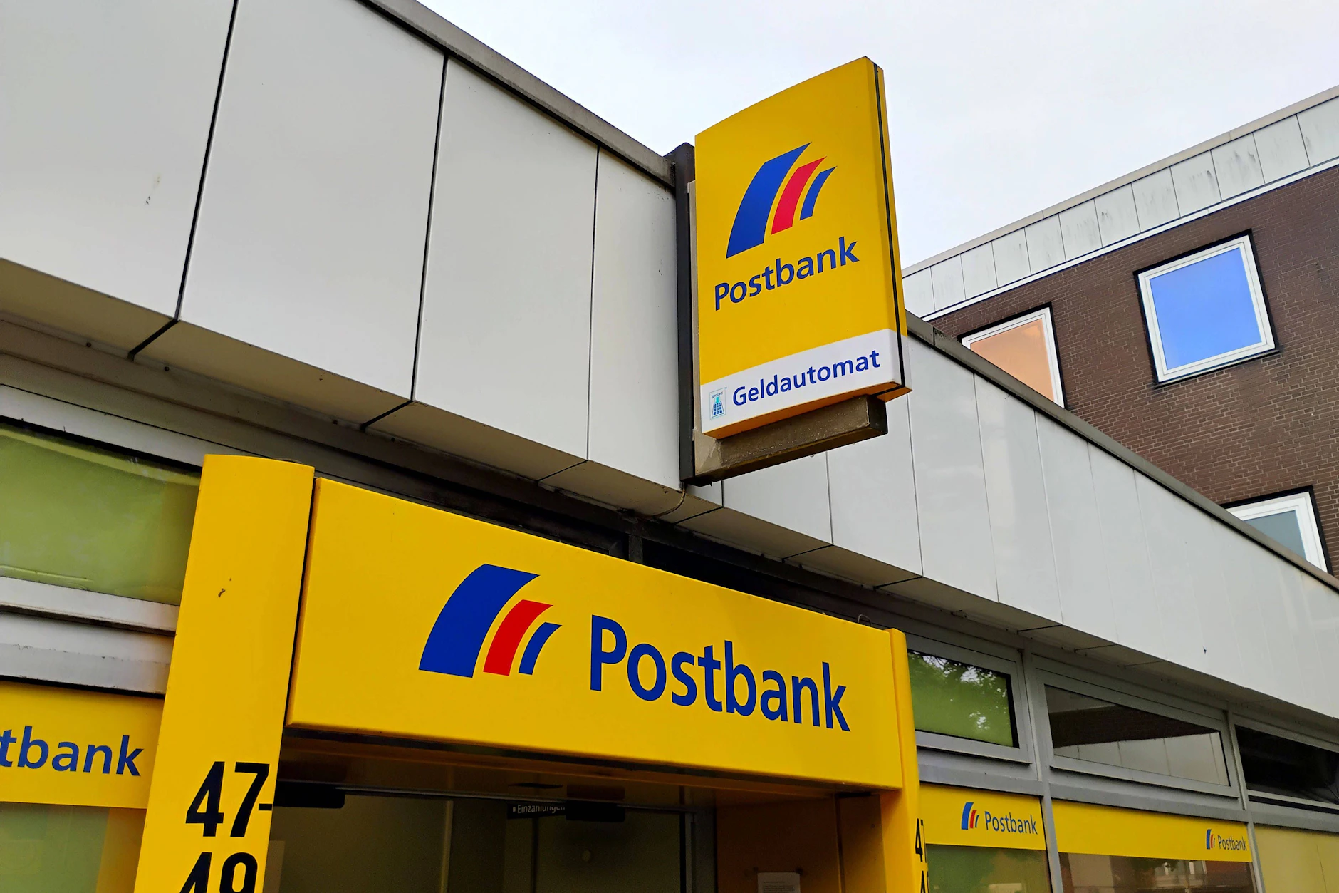 Die Postbank schließt weitere Filialen in Berlin.