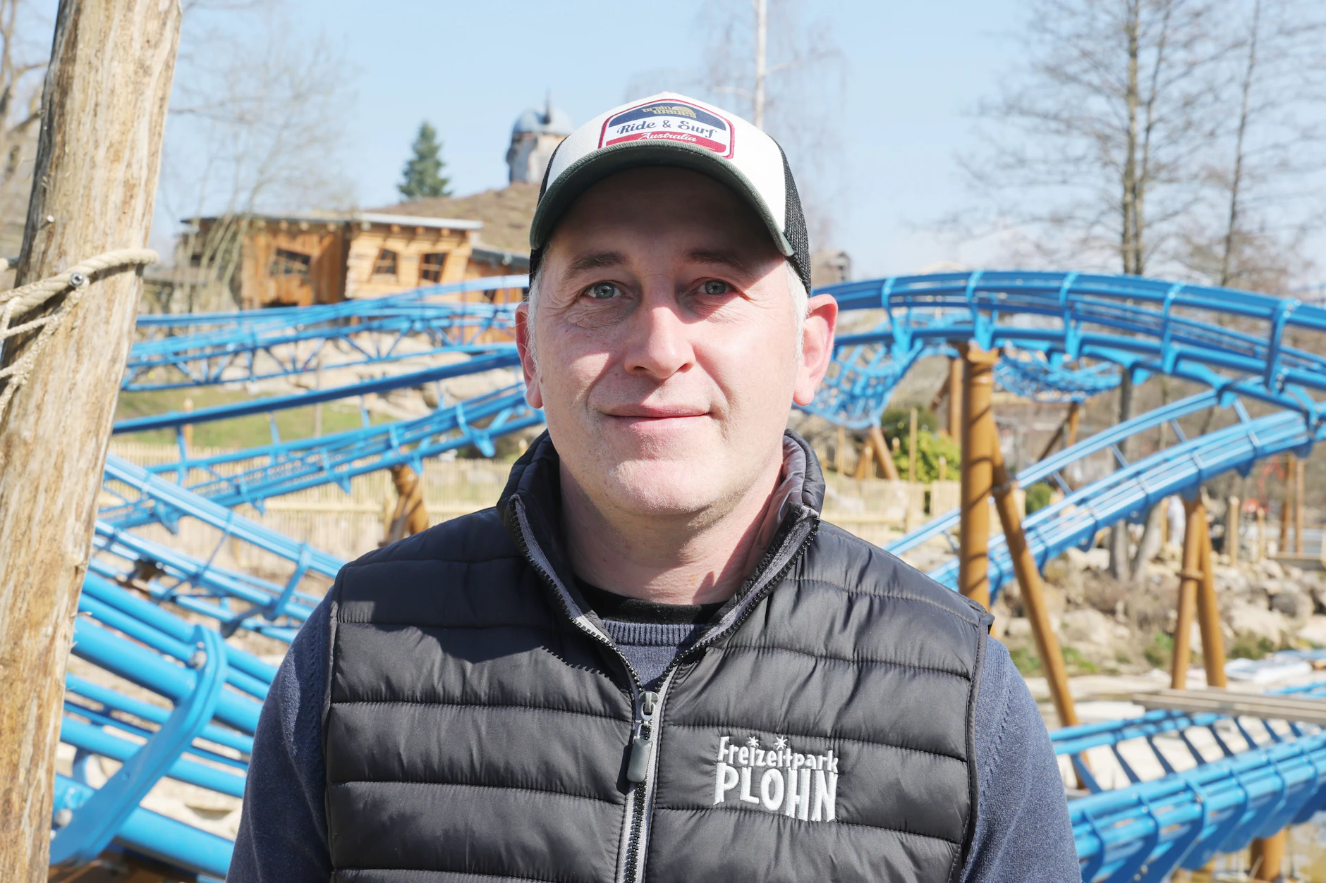 Jan Völkel ist der Juniorchef des Freizeitpark Plohn im Vogtland in Sachsen. Hier steht er an der Baustelle der neuen Achterbahn „Donnervind“ im Freizeitpark Plohn im Vogtland hane der westlichen Grenze des Erzgebirges.