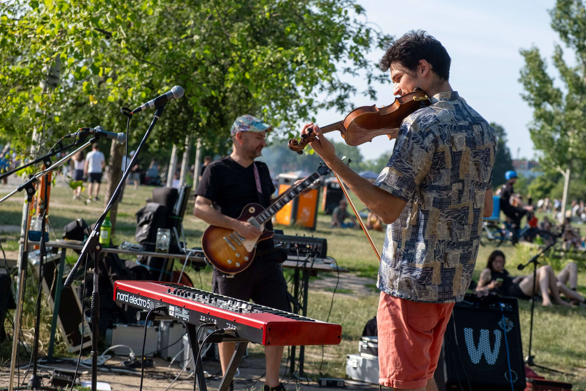 Open-Air-Musik im Park: Zur Sommersonnenwende am 21. Juni wird in Berlin wieder die Fête de la Musique gefeiert.