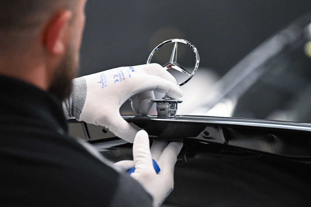 Mercedes prüft längere Arbeitszeiten – Deutsche Kosten „nicht wettbewerbsfähig“