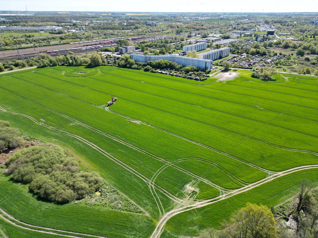 Rostock will innovativen Erdbeckenspeicher für Industrieabwärme bauen