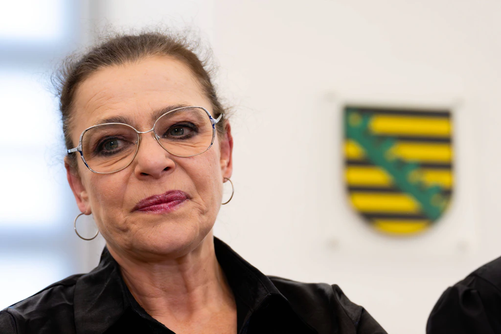 Die Sängerin Julia Neigel ist mit ihrem Anzeigen gegen sächsische Corona-Regeln gescheitert.