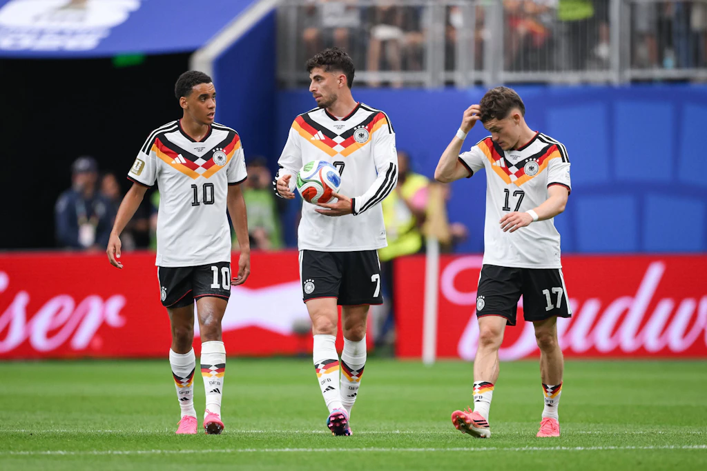 Starke deutsche Offensive: Toni Kroos setzt auf die Fähigkeiten von Kai Havertz (m.), Florian Wirtz (r.),&nbsp;&nbsp;<a data-li-document-ref="10101468" href="https://www.replace-delivery-host.com/artikel/-10101468">Jamal Musiala</a>&nbsp;und Co.