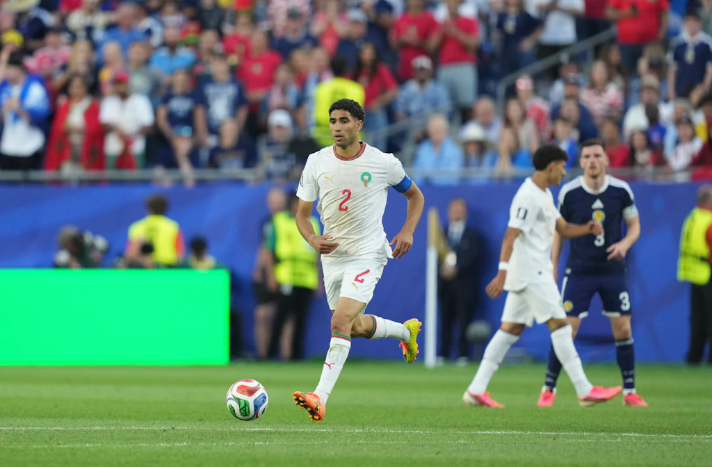 WM 2026: Angeklagter Hakimi ausgepfiffen – kuriose rote Karte für Paraguay-Star