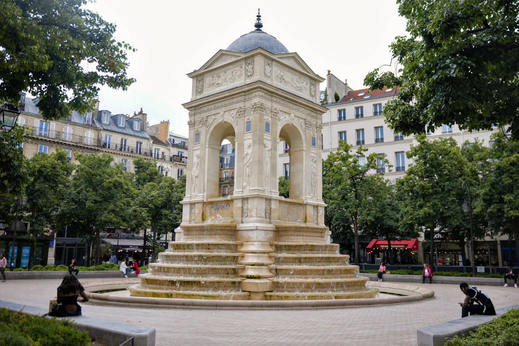 Der Autor hofft, dass der Fontaine des Innocents seine Poesie zurückerhält.