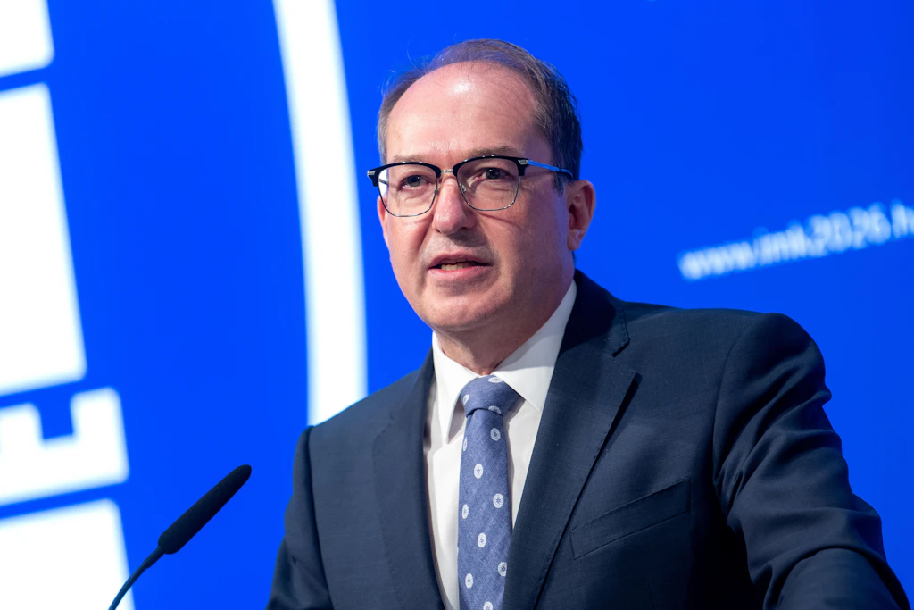 Alexander Dobrindt (CSU), Bundesinnenminister, stellte den Verfassungsschutzbericht am Dienstag vor.