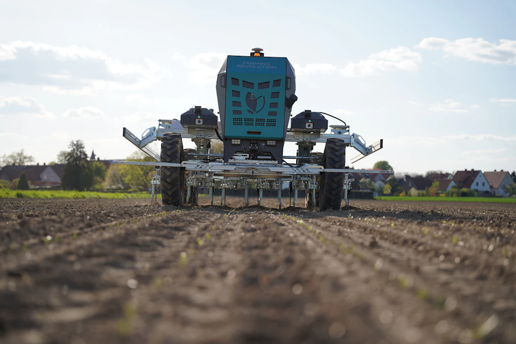 Ohne Fahrer: Autonom arbeitende Roboter wie der Shugarbeet revolutionieren den Zuckerrübenanbau. Sie übernehmen autonom die Aussaat und das mechanische Unkrautjäten.