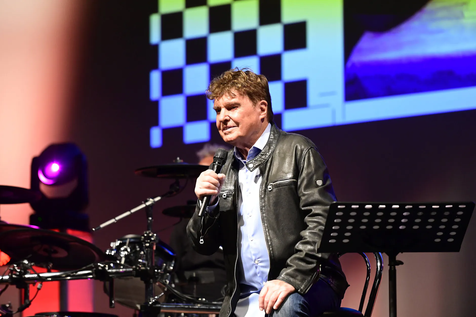 Zurzeit tourt Frank Schöbel durch die Konzertsäle des Landes. Im Gepäck sein neues Album „Spiel des Lebens“.