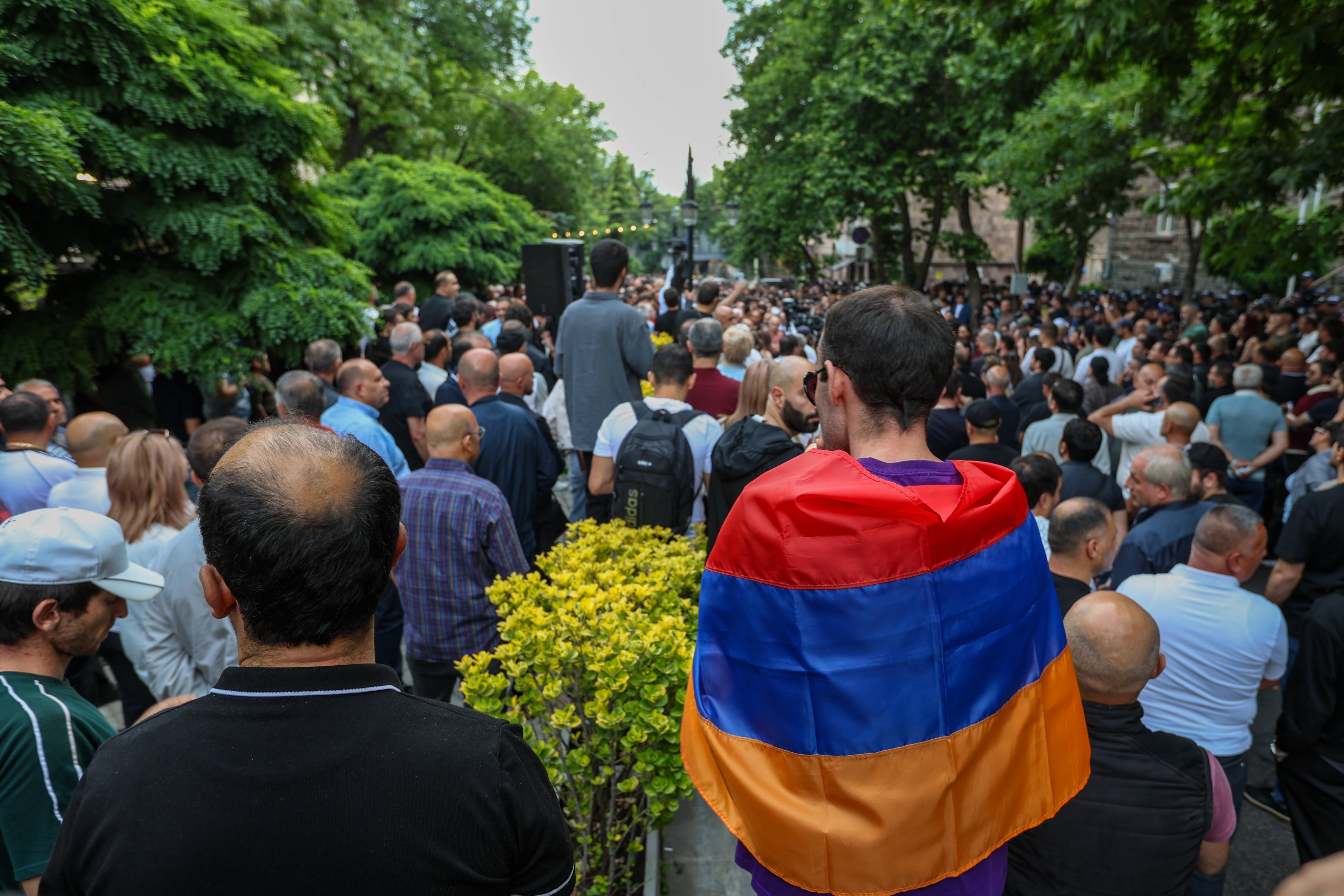 „Vertrauen in die Wahl wurde schwer beschädigt“: Armenische Opposition erhebt schwere Vorwürfe