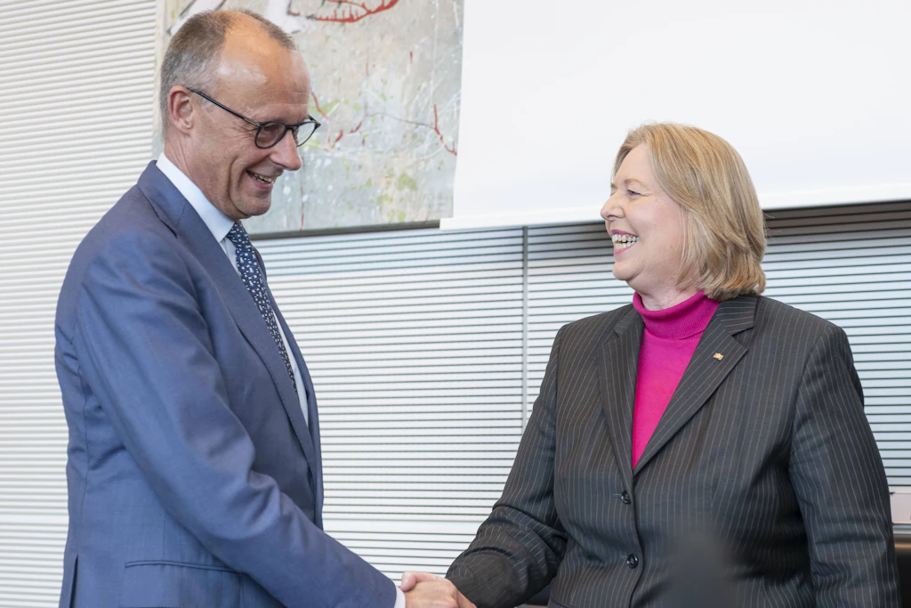Bundeskanzler Friedrich Merz (Jahrgang 1955) und Sozialministerin Bärbel Bas (Jahrgang 1968) tragen die politische Verantwortung für die bevorstehende Rentenreform.