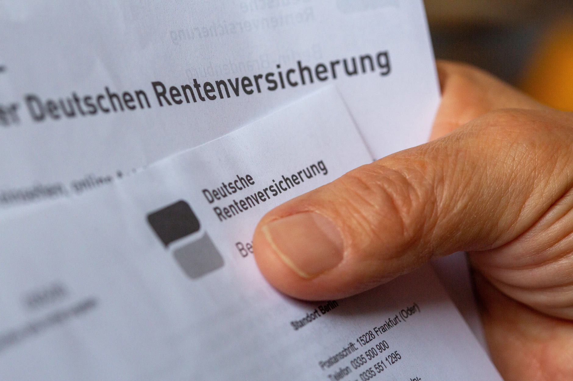 Jedes Jahr bekommt jeder einen Rentenbescheid. Vielen machen die geringen, in Aussicht gestellten Rentenhöhen Angst vor der Zukunft.