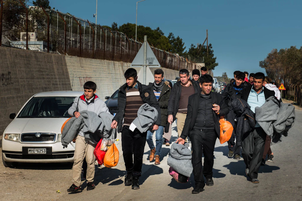 Syrische Migranten landen im Dezember 2015 auf der griechischen Insel Lesbos: In den vergangenen Jahren kamen zahlreiche Menschen aus dem Nahen Osten nach Sachsen - viele von ihnen haben mittlerweile den deutschen Pass.
