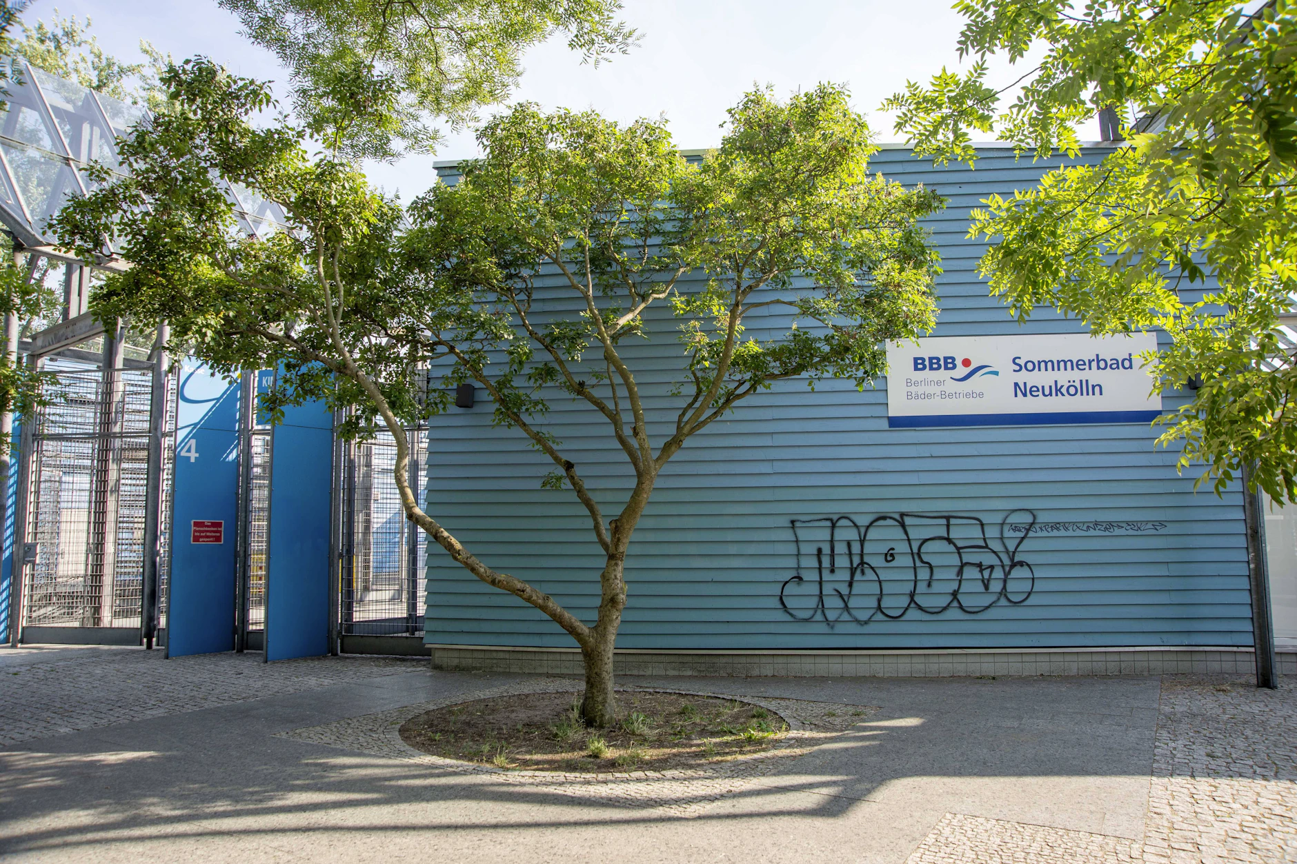 Noch geschlossen: Das Sommerbad Neukölln, Teil des Columbiabads, soll erst Anfang Juli wieder öffnen.