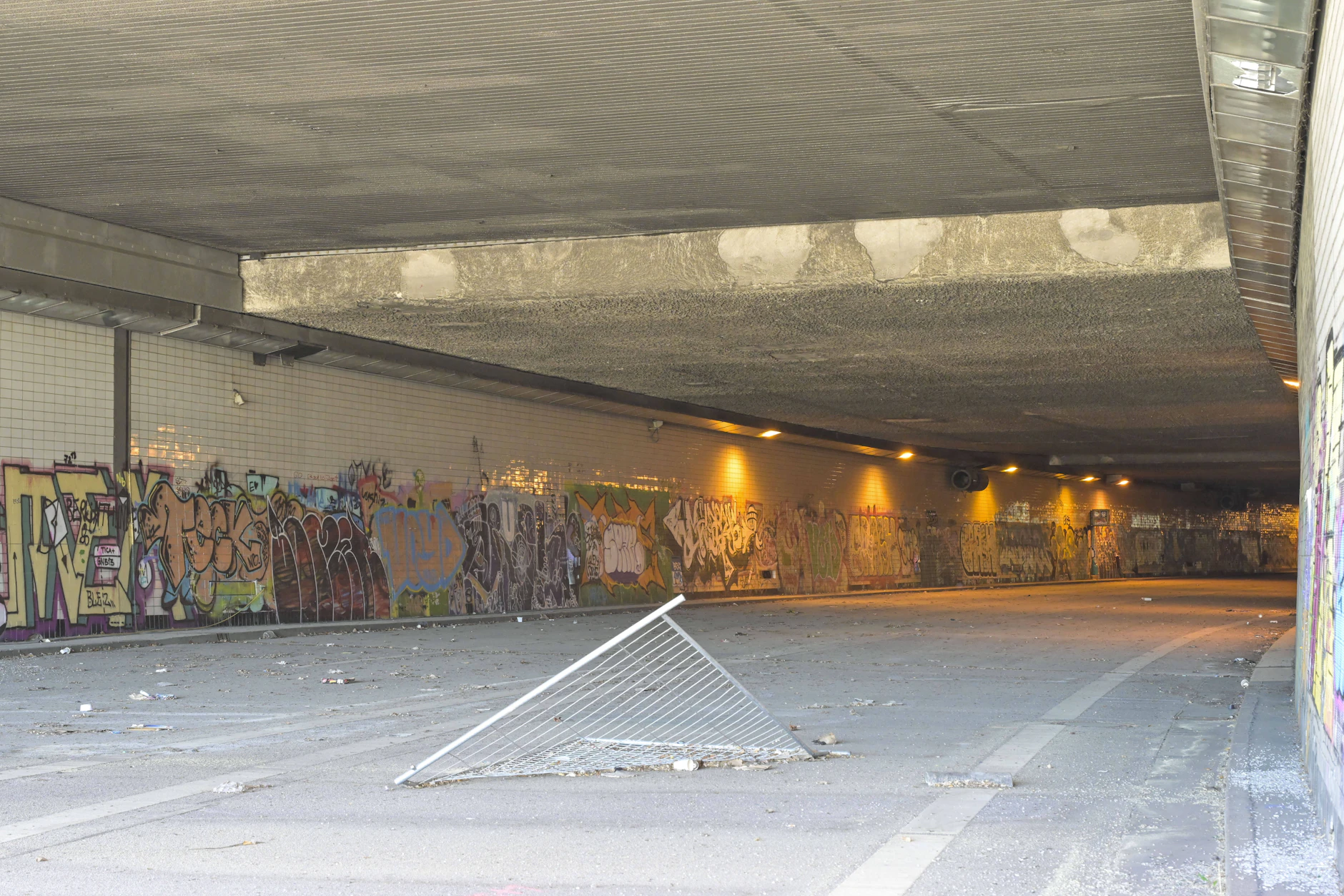 So sieht es im Inneren des gesperrten Tunnels aus.