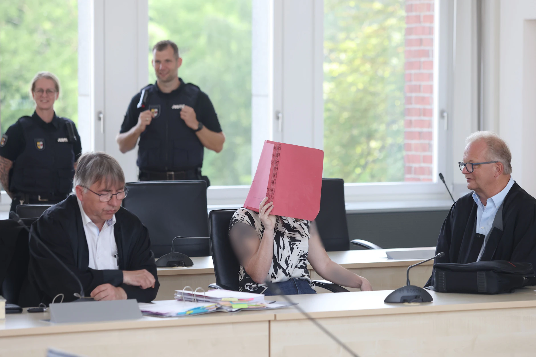 Die Angeklagte im Fall Fabian, Gina H., will sich nach der Sommerpause zu dem Mordfall äußern.