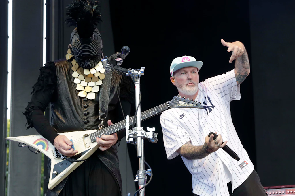 Gitarrist Wes Borland (l.) und Sänger Fred Durst von Limp Bizkit