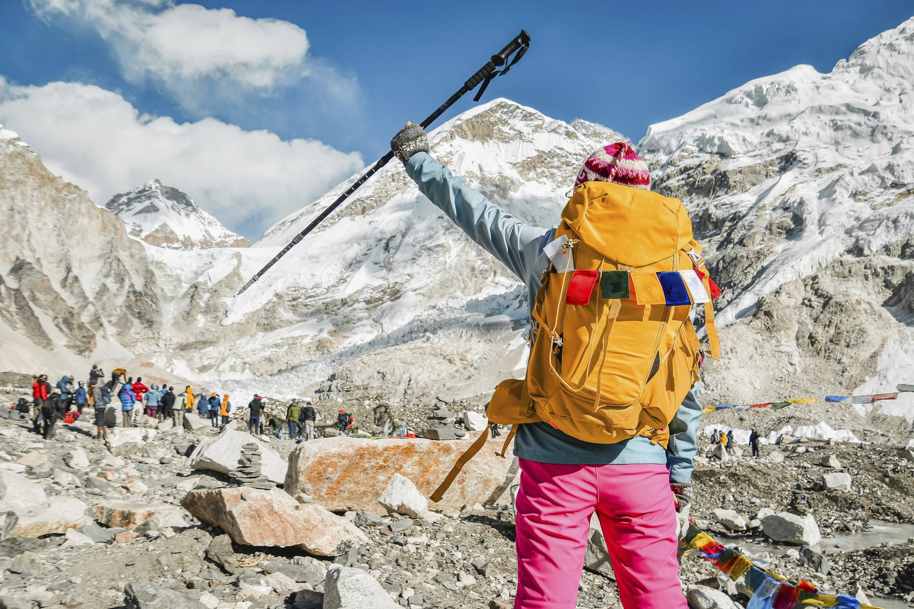 Bergsteiger auf der ganzen Welt träumen davon, den Mount Everest zu bezwingen. Die Reise geht im Basislager los.