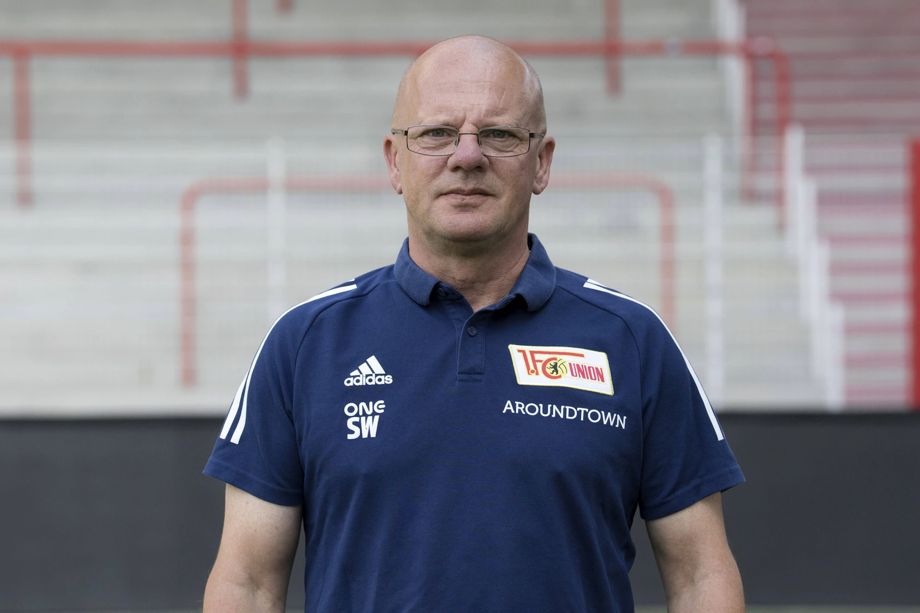 Archivbild von 2020: Mannschaftsbetreuer Sven Weinel war immer für seine Jungs da. Nun ist der einstige Busfahrer für den 1. FC Union unerwartet verstorben.