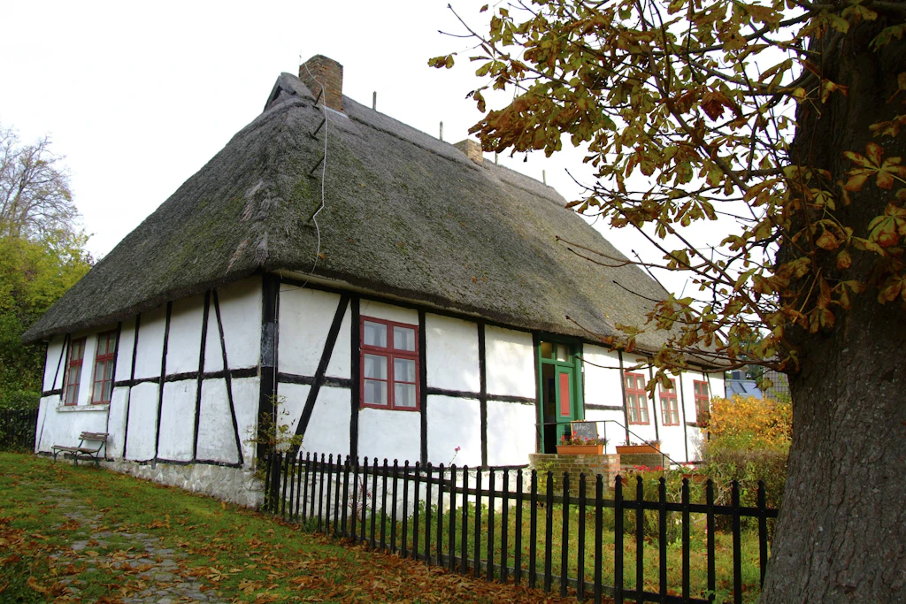 Historisches Schulgebäude auf Rügen