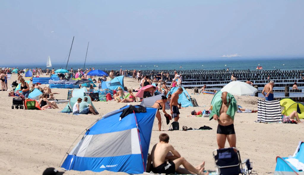 Ostseeurlaub bei 35 Grad: Warum jetzt schon nach kurzer Zeit Sonnenbrand droht
