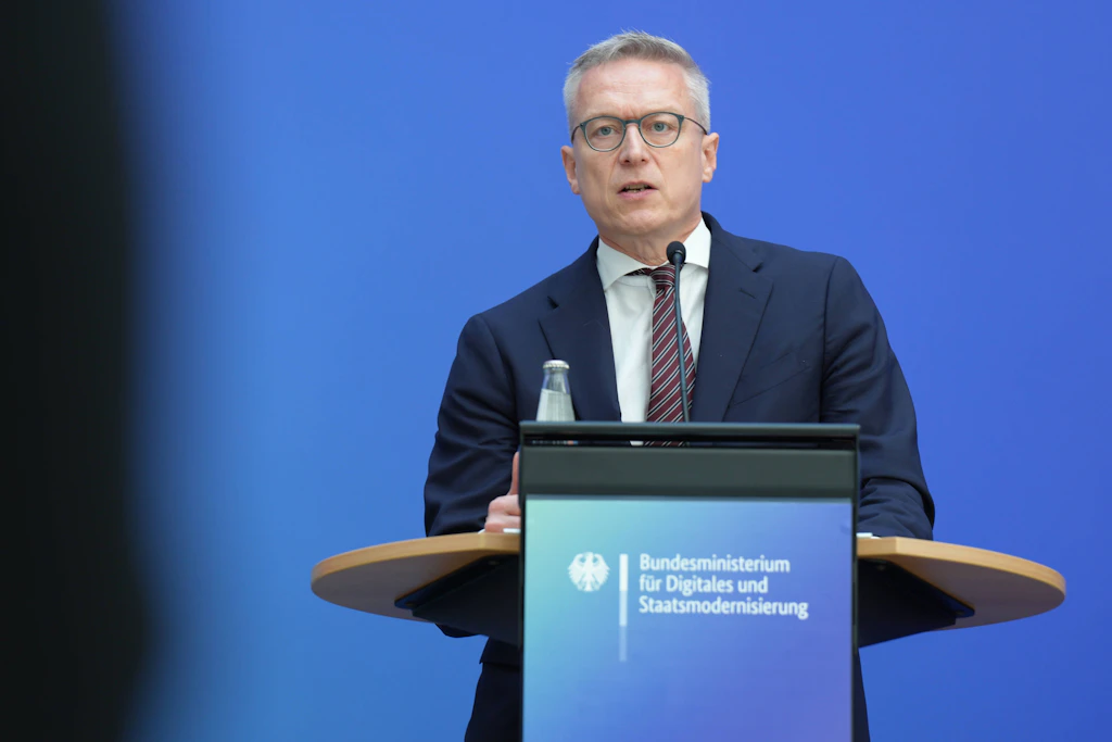 Bundesminister für Digitales und Staatsmodernisierung, Karsten Wildberger (CDU). Nichts mit digitaler Souveränität: Auch sein Ministerium setzt in der Praxis vor allem auf Produkte „Made in USA“.