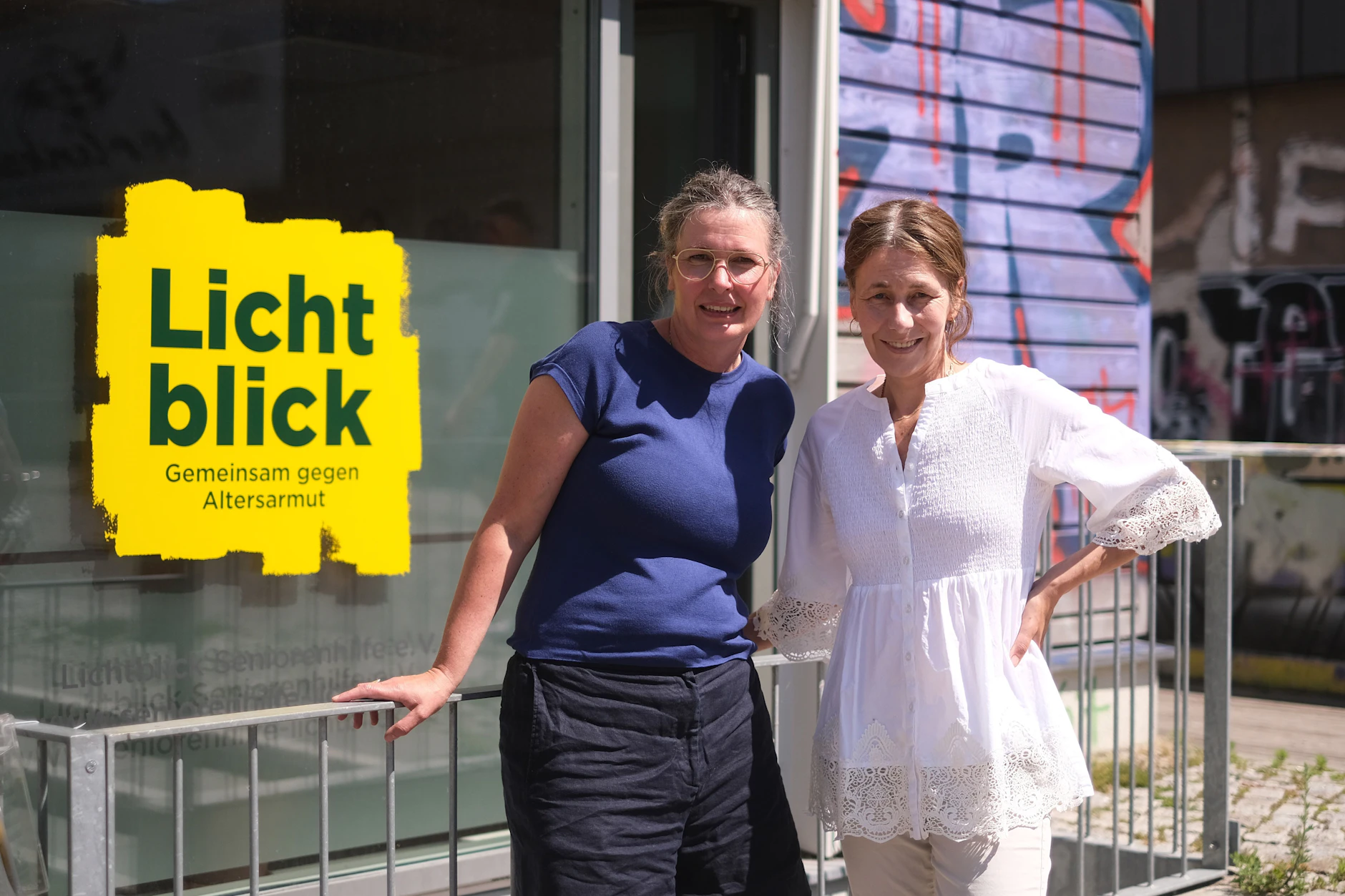Kirsten Dreher (l.) und Mareike Junge-Jetten leiten das Büro in Berlin-Neukölln.