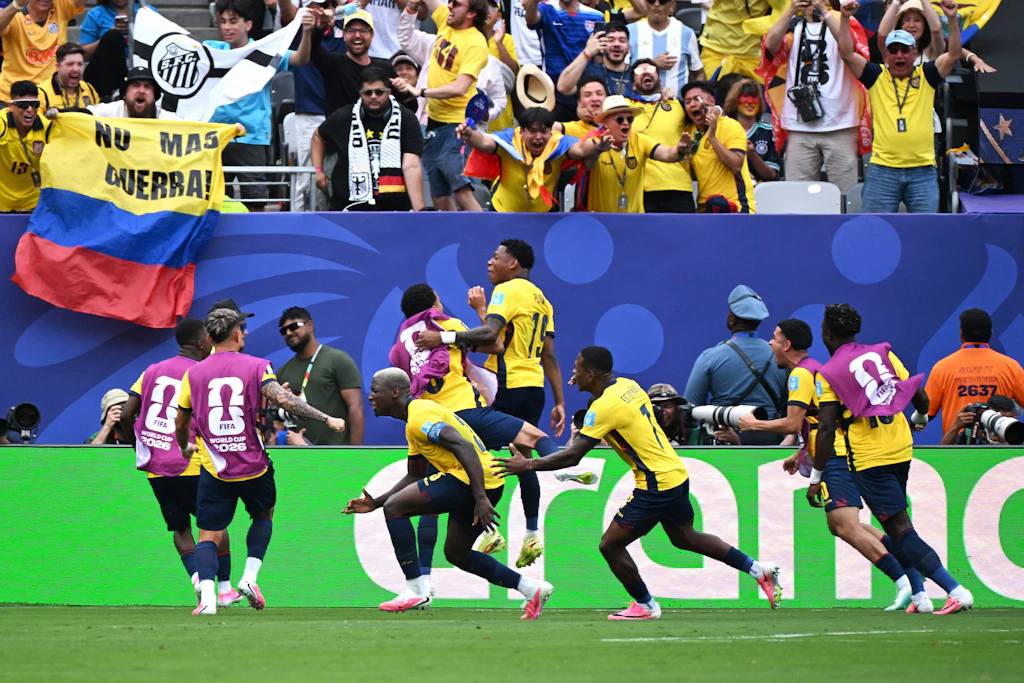 Ecuador bejubelt den 2:1-Siegtreffer.