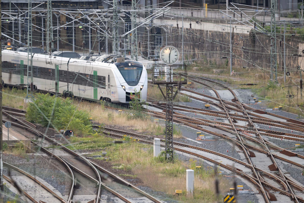 Auf der Strecke zwischen Zwickau und Plauen setzt diese Woche auch die Mitteldeutsche Regiobahn (MRB) Ersatzbusse ein. Die Fahrzeiten verlängern sich erheblich.