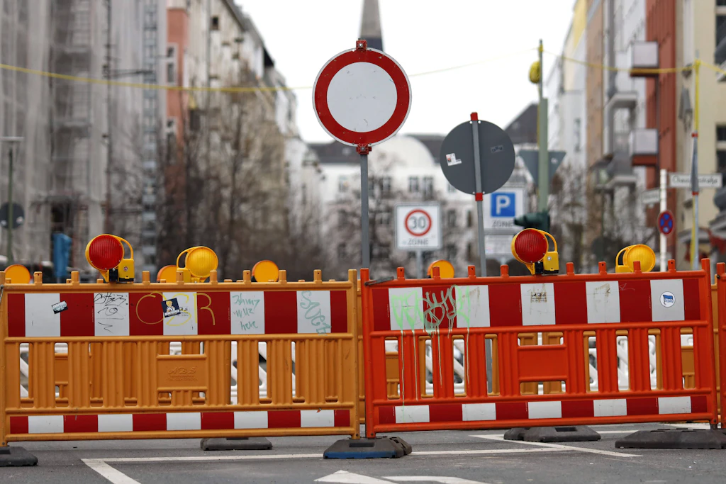 Brücke an der Wuhlheide für Monate gesperrt: Einschränkungen für Autos und S-Bahnfahrer
