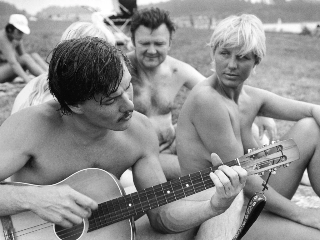 FKK gehörte zu DDR-Zeiten dazu. Aber offenbar fand es nicht jeder gut, wenn sich Menschen entblößten.