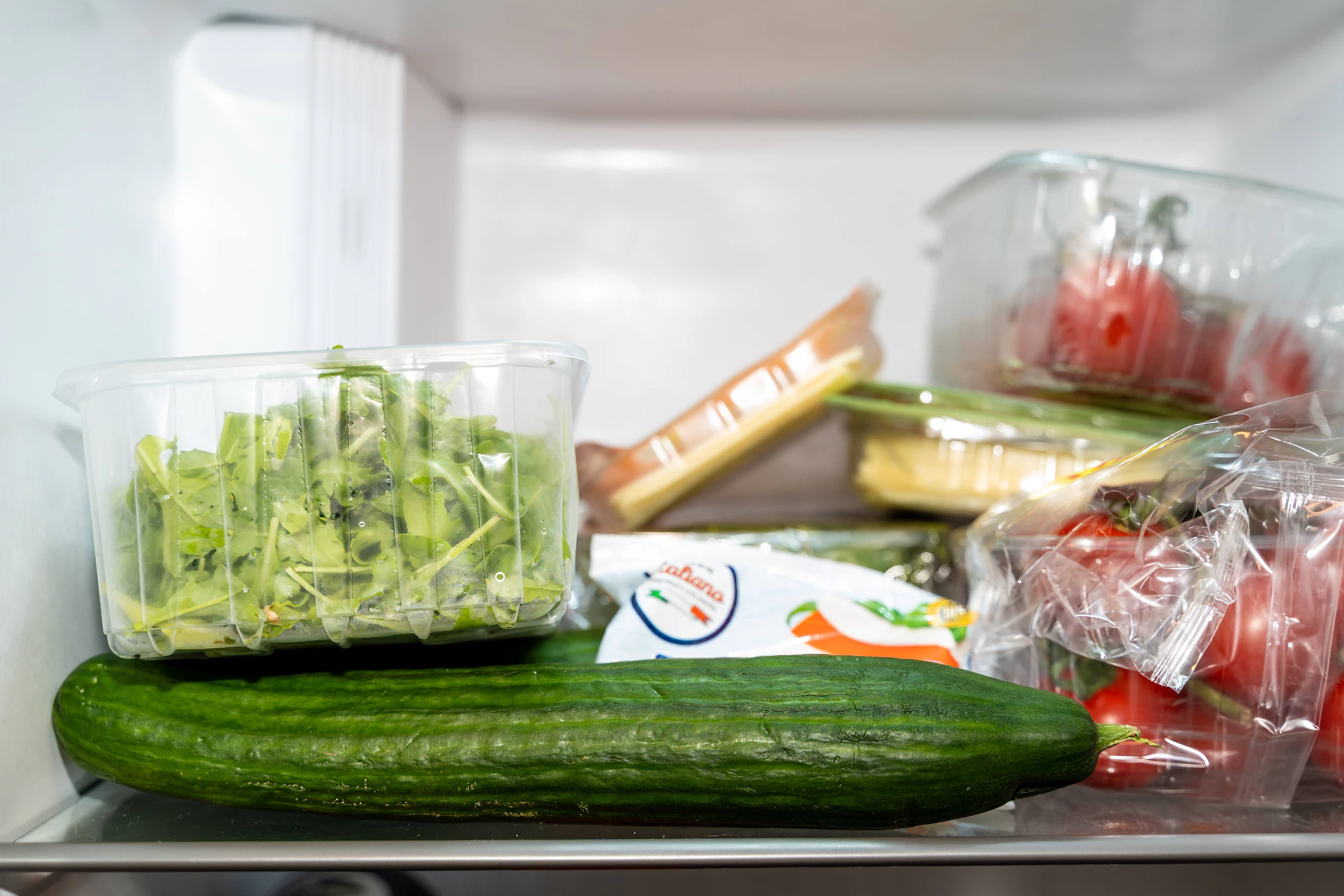 Bei den Extremtemperaturen am Wochenende kann man auch Lebensmittel in den Kühlschrank packen, die dort sonst nicht hineingehören.